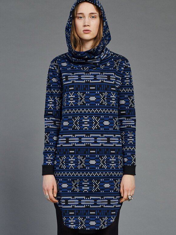 AVITTAT INUIT DRESS