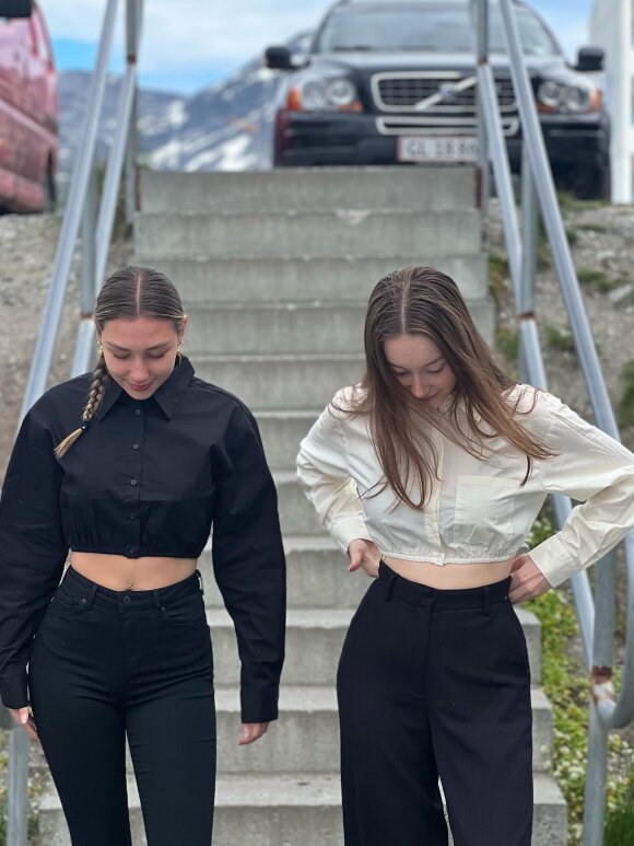 NA-KD CROPPED SHIRT