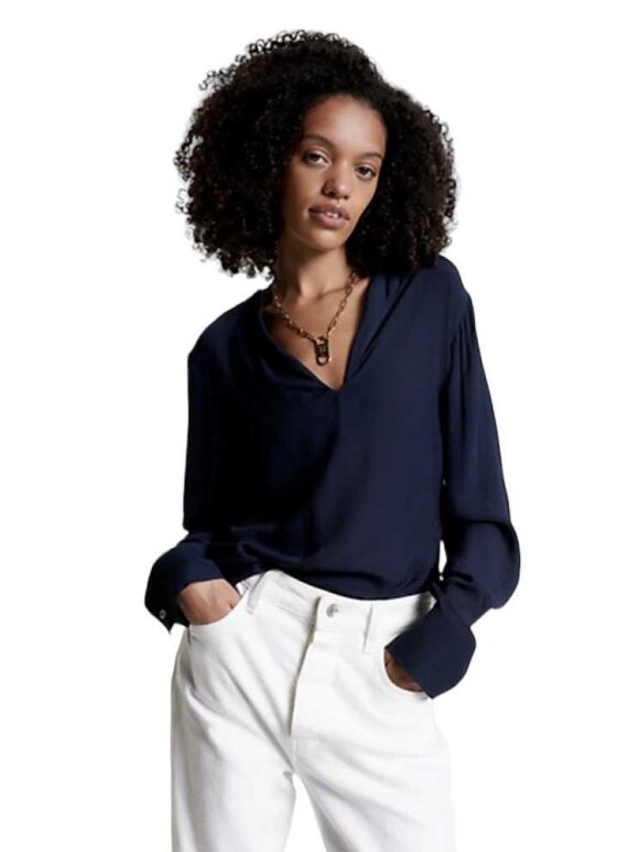 TOMMY WOMENSWEAR - TOMMY CREPE V-NECK RELAXED BLOUSE
