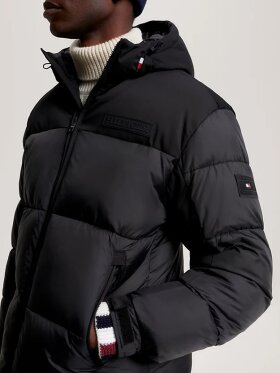 TOMMY WARM HOODED NEW YORK PUFFER JACKET