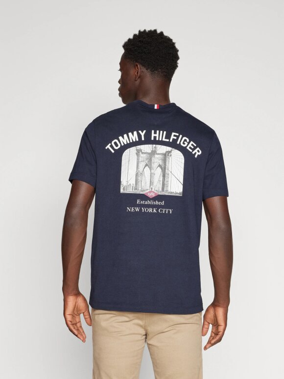 Tommy Hilfiger MENSWEAR - TOMMY H PHOTOPRINT BRIDGE TEE