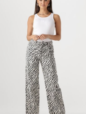MOVES ADANNA JEANS