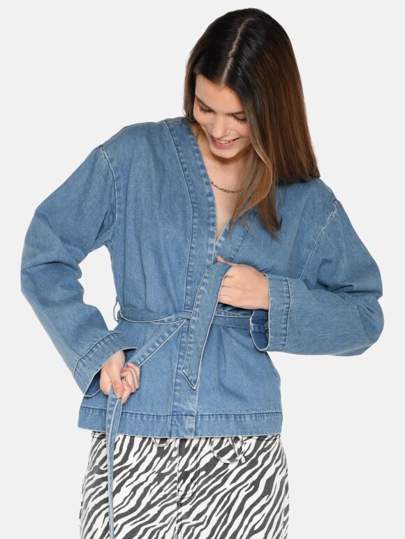 Moves - MOVES NILA SHIRT