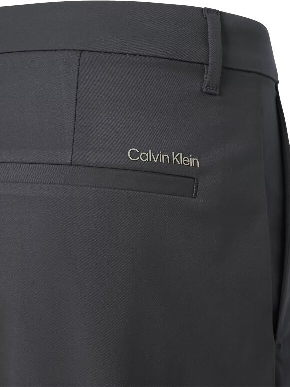 Calvin Klein - CALVIN KLEIN TECH SHORT 9