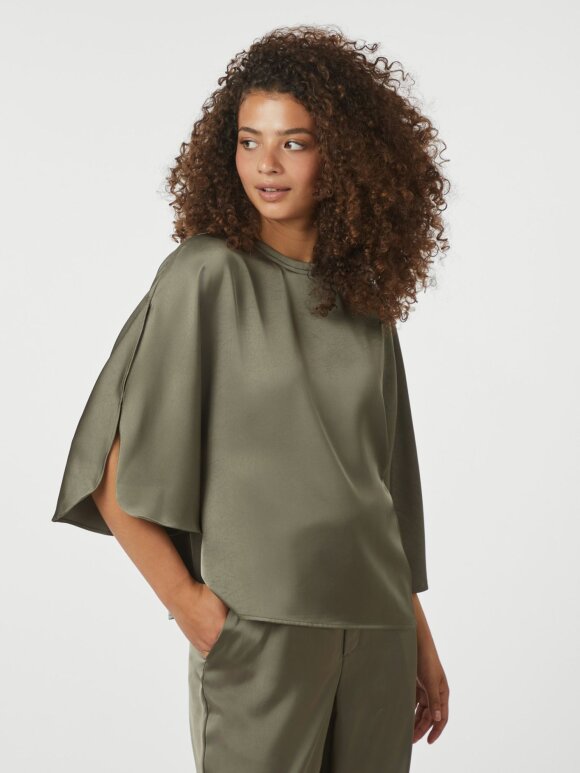 Neo Noir - Neo Noir LIORA HEAVY SATEEN BLOUSE