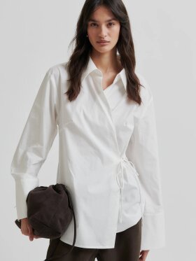 SECOND FEMALE NOOVA WRAP SHIRT