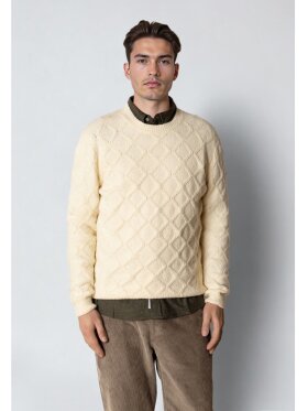 CLEAN CUT AVERY CABLE KNIT