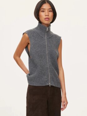 OVAL SQUARE FAVE ZIP KNIT VEST
