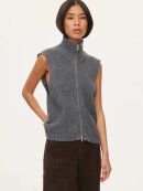 OVAL Square - OVAL SQUARE FAVE ZIP KNIT VEST