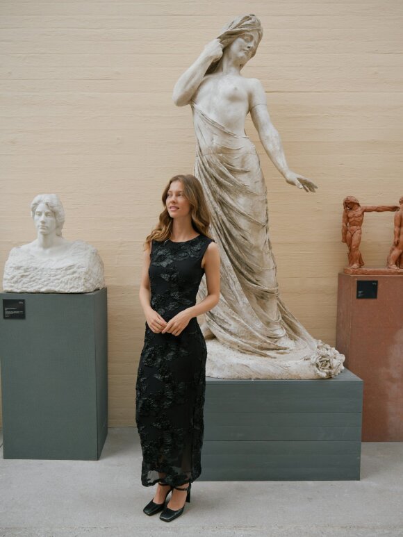 Neo Noir - NEO NOIR TIRANNA BIG FLOWER MESH DRESS