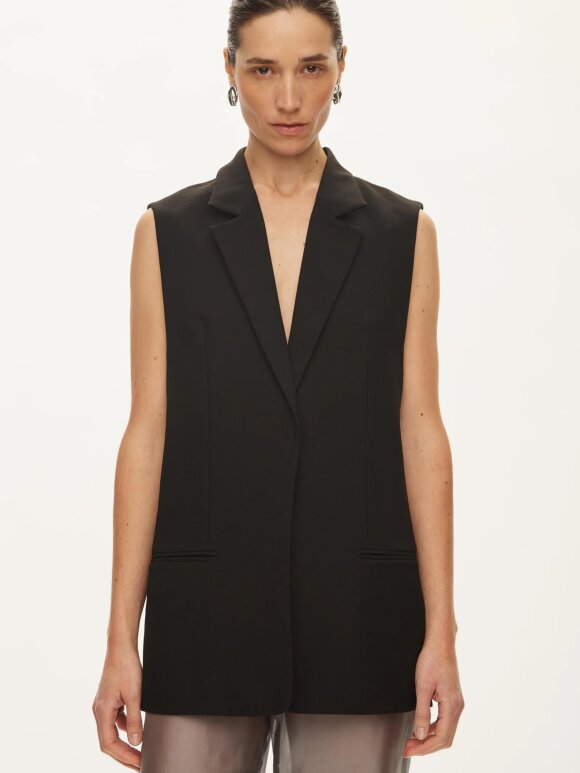 OVAL Square - OVAL SQUARE LIND VEST