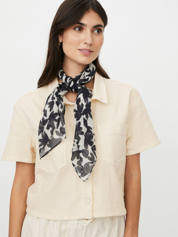 MASAI - MASAI ARYNTHE SCARF MASAI - MASAI ARYNTHE SCARF