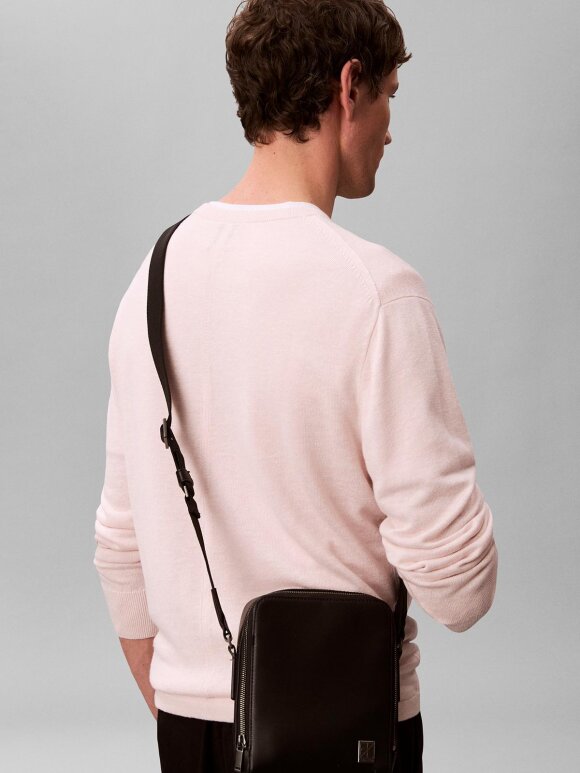 Calvin Klein - CALVIN KLEIN SHOULDER BAG EMBLEM HW REPORT