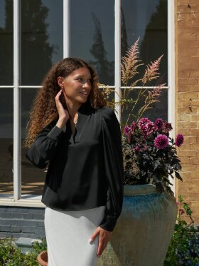 NEO NOIR ROSSLYN HEAVY SATEEN BLOUSE