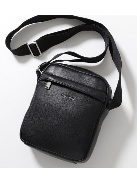 Calvin Klein - CALVIN KLEIN REPORTER BAG